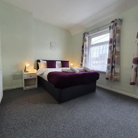 2 Bed House, Contractors & Holiday Guests Welcomed Dowlais Extérieur photo