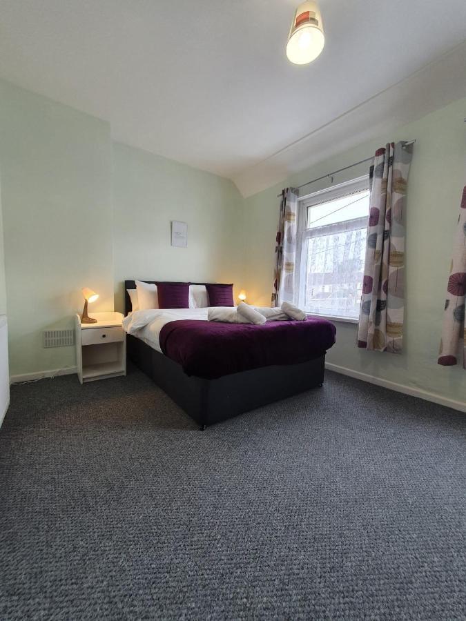 2 Bed House, Contractors & Holiday Guests Welcomed Dowlais Extérieur photo