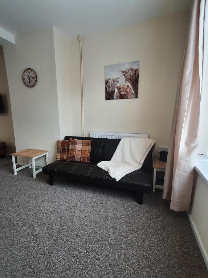 2 Bed House, Contractors & Holiday Guests Welcomed Dowlais Extérieur photo
