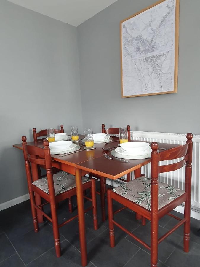 2 Bed House, Contractors & Holiday Guests Welcomed Dowlais Extérieur photo